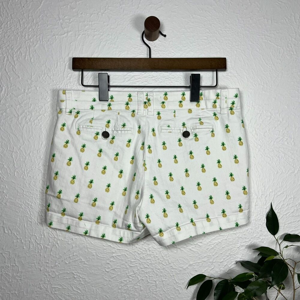 Francesca's Women's Medium Pineapple Print Scalloped Front Pocket White Shorts - Picture 4 of 11